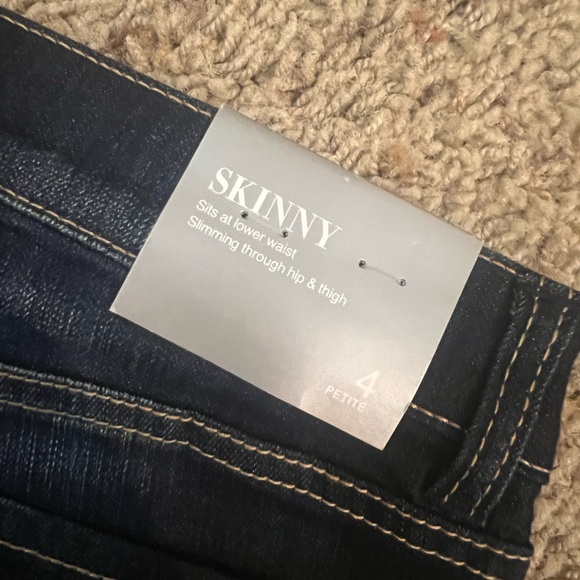 New York & Co. Skinny Jeans Size 4 Petite NWT - Picture 3 of 5